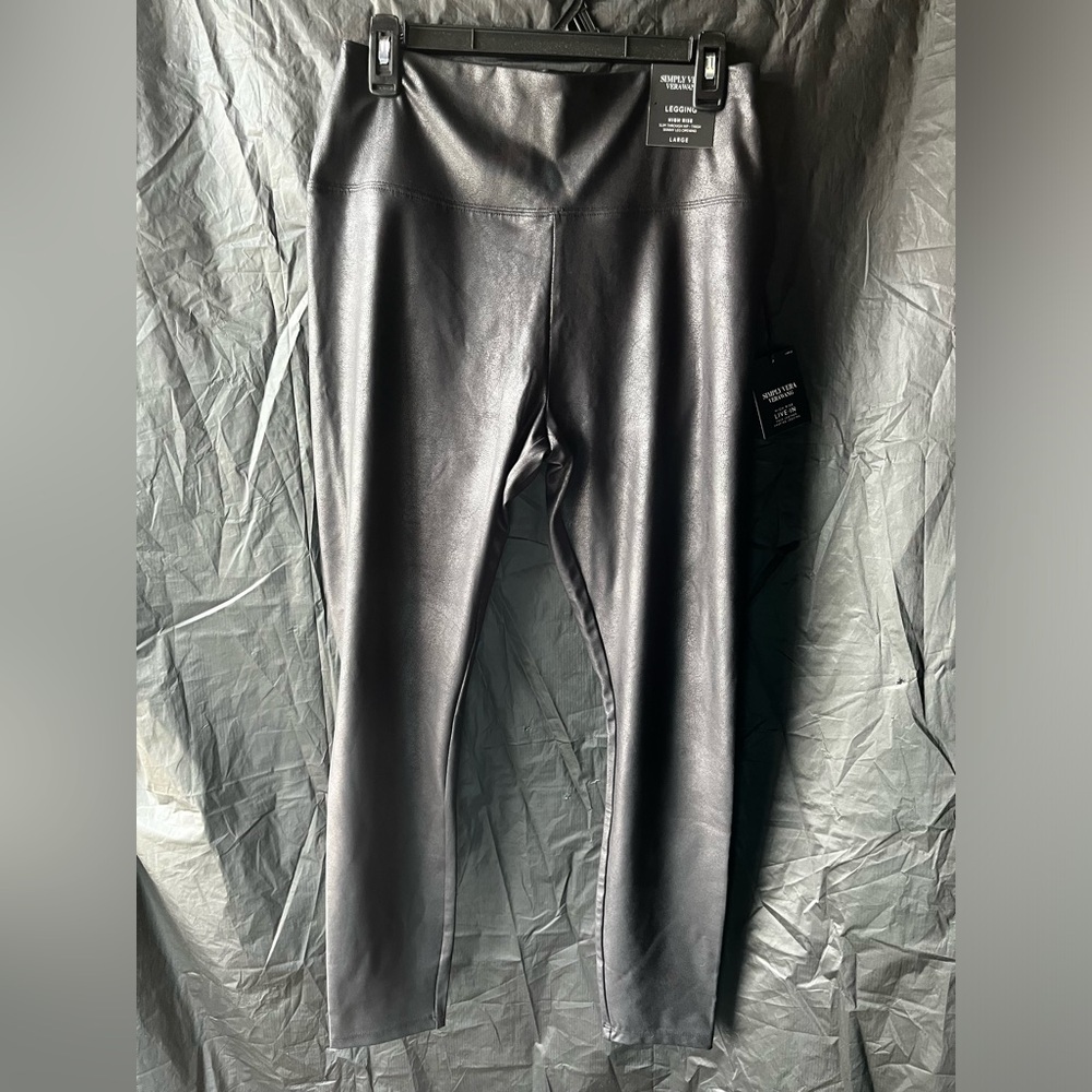 New Simply Vera Faux Leather Shaping Leggings size Lg (12-14)
